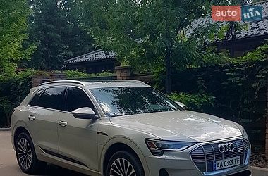 Позашляховик / Кросовер Audi e-tron 2019 в Києві