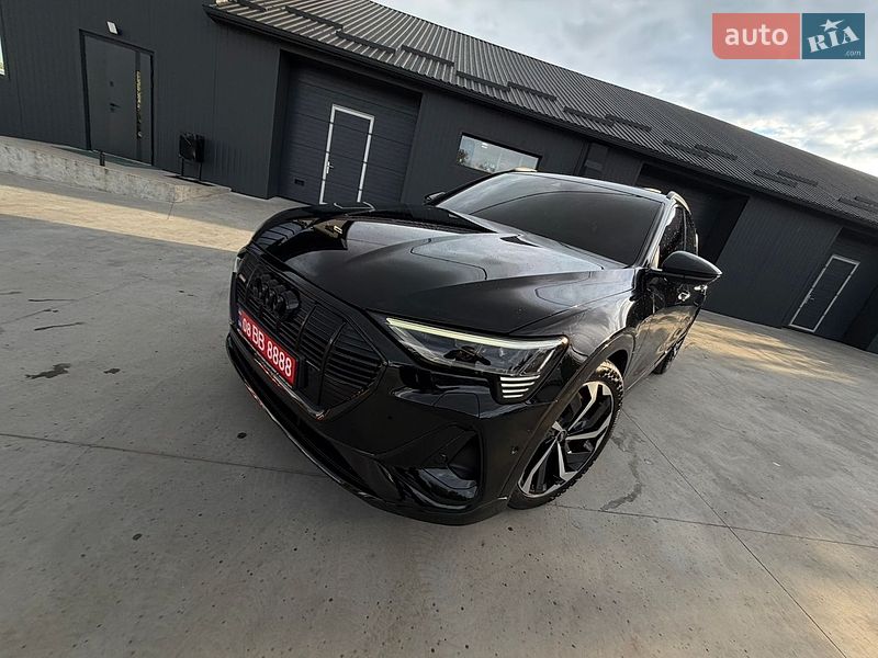 Внедорожник / Кроссовер Audi e-tron 2021 в Дубно