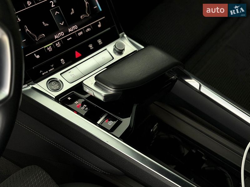 Внедорожник / Кроссовер Audi e-tron 2021 в Дубно