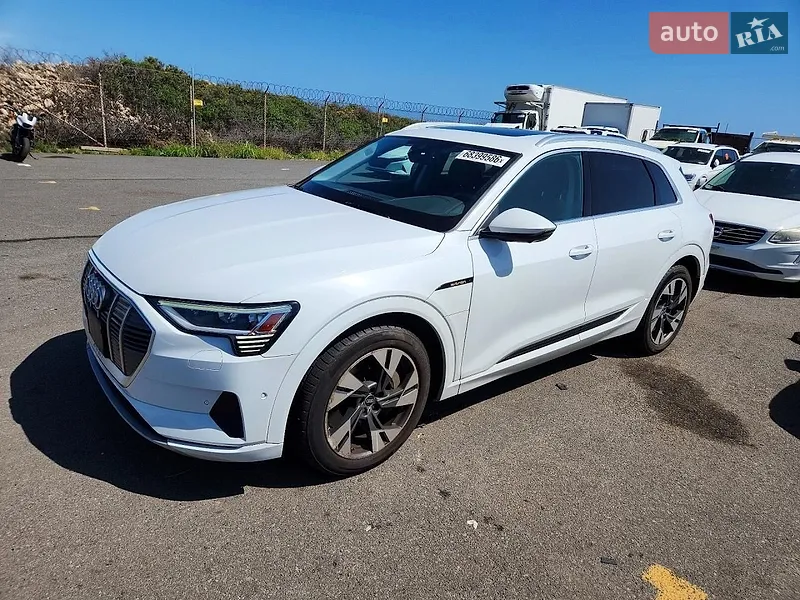 Audi e-tron 2022