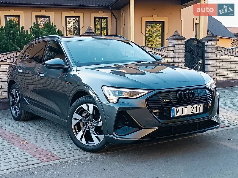 Audi e-tron 2023