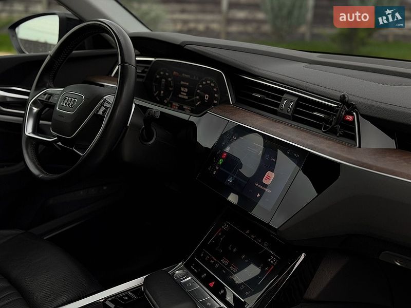 Внедорожник / Кроссовер Audi e-tron 2019 в Харькове