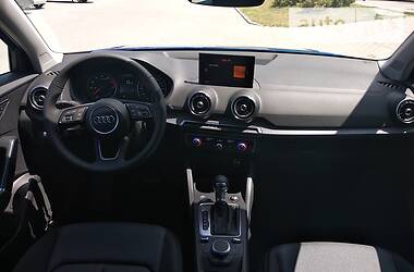 Позашляховик / Кросовер Audi Q2 2019 в 