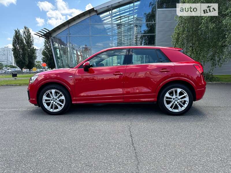 Позашляховик / Кросовер Audi Q2 2017 в Києві