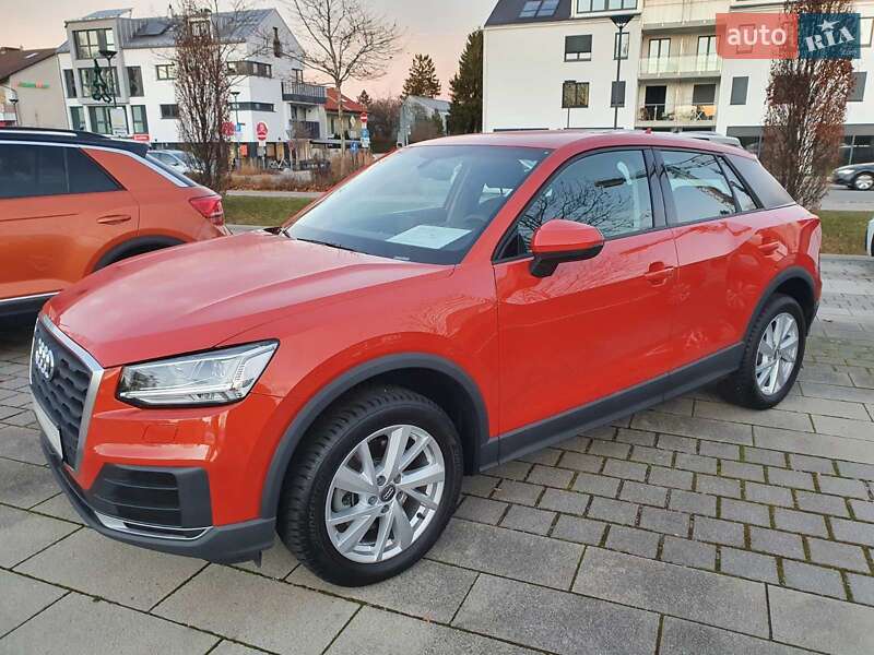 Позашляховик / Кросовер Audi Q2 2016 в Києві