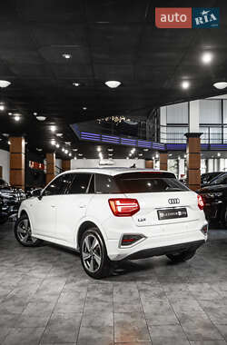 Внедорожник / Кроссовер Audi Q2 2022 в 