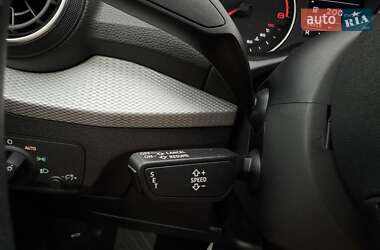 Внедорожник / Кроссовер Audi Q2 2023 в 