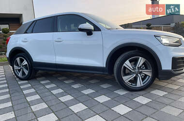 Внедорожник / Кроссовер Audi Q2 2017 в 
