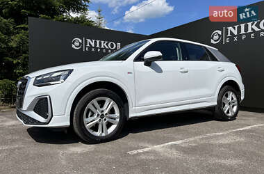Позашляховик / Кросовер Audi Q2 2023 в 