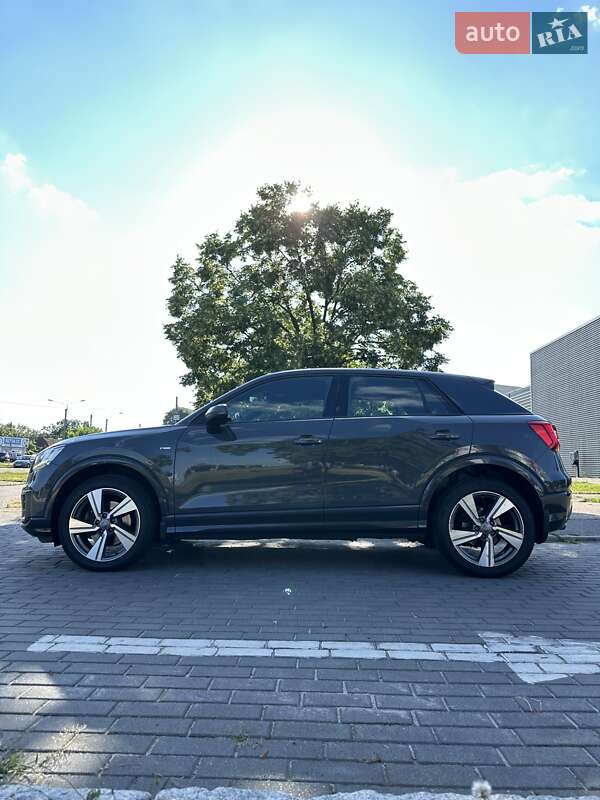 Позашляховик / Кросовер Audi Q2 2017 в Києві
