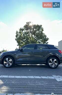 Внедорожник / Кроссовер Audi Q2 2017 в 