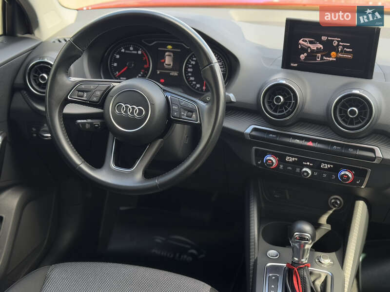 Позашляховик / Кросовер Audi Q2 2016 в Мукачевому