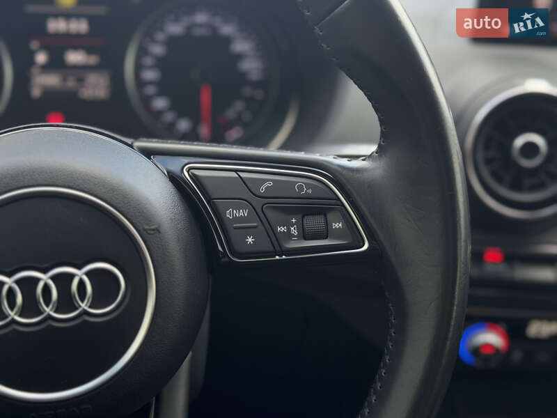 Позашляховик / Кросовер Audi Q2 2016 в Мукачевому