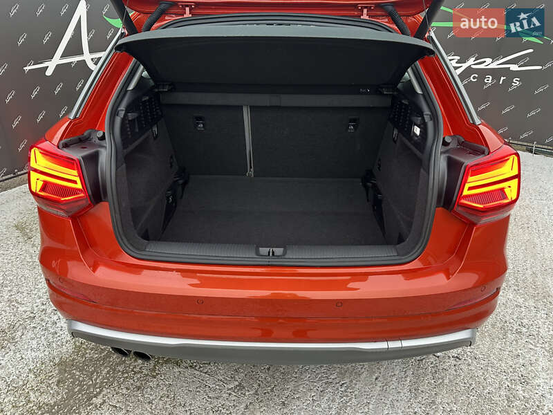 Внедорожник / Кроссовер Audi Q2 2017 в Киеве