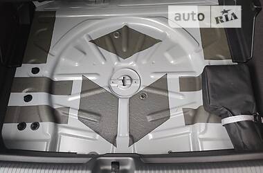 Позашляховик / Кросовер Audi Q2L e-tron 2022 в 