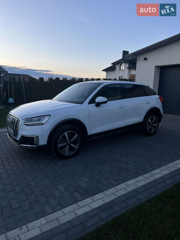 Позашляховик / Кросовер Audi Q2L e-tron 2021 в Тернополі