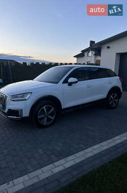 Внедорожник / Кроссовер Audi Q2L e-tron 2021 в 