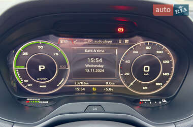 Позашляховик / Кросовер Audi Q2L e-tron 2022 в 