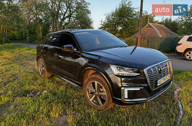 Внедорожник / Кроссовер Audi Q2L e-tron 2021 в 