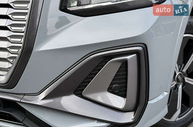 Внедорожник / Кроссовер Audi Q2L e-tron 2022 в 