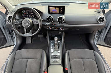 Внедорожник / Кроссовер Audi Q2L e-tron 2022 в 