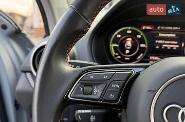 Внедорожник / Кроссовер Audi Q2L e-tron 2022 в 