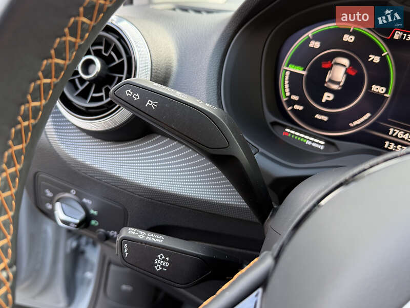 Позашляховик / Кросовер Audi Q2L e-tron 2022 в Вінниці