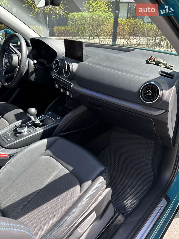 Внедорожник / Кроссовер Audi Q2L e-tron 2021 в Киеве