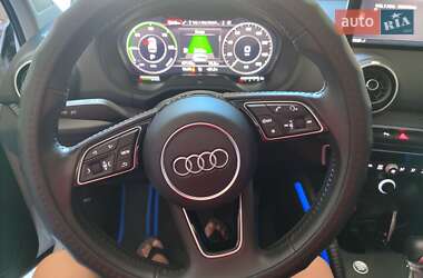 Позашляховик / Кросовер Audi Q2L e-tron 2021 в 
