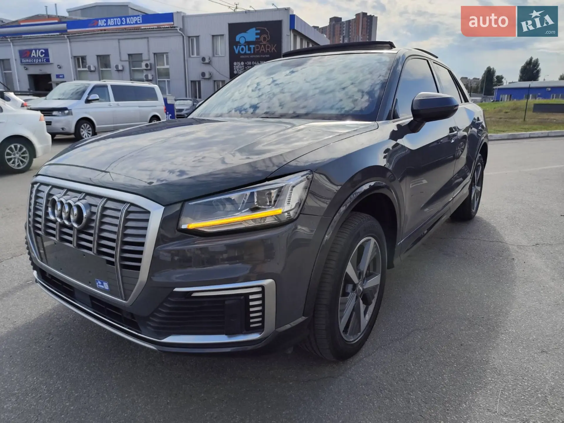 Audi Q2L e-tron 2021