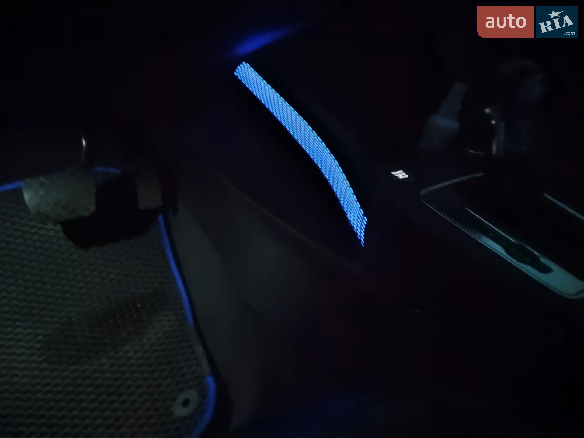 AUDI AUDI Q2L E-TRON 2021 VIN LFVNB9GA5M5472473 фото оголошення 5 з 27