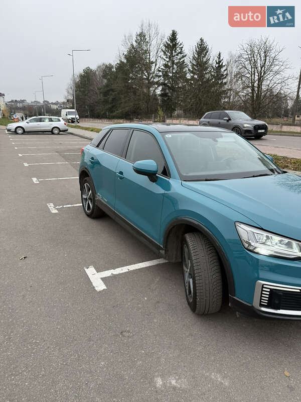 Внедорожник / Кроссовер Audi Q2L e-tron 2022 в Ровно