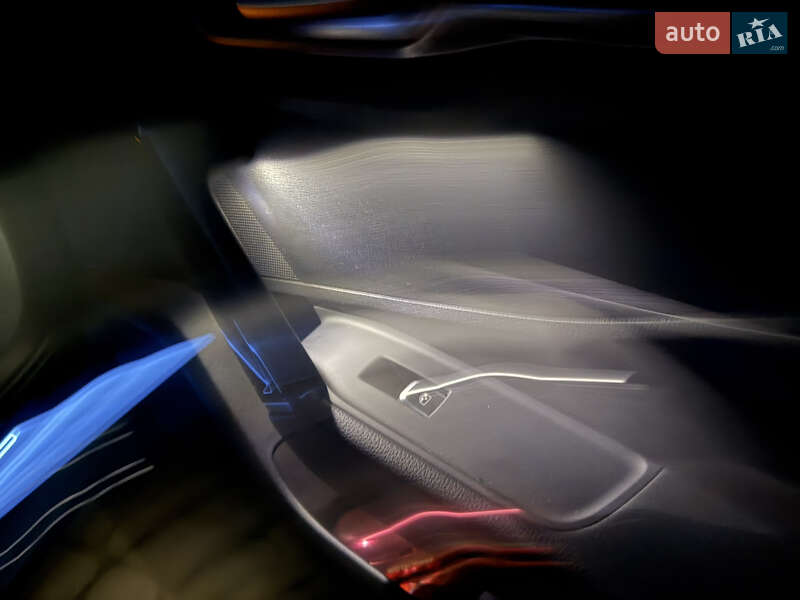 Внедорожник / Кроссовер Audi Q2L e-tron 2022 в Ровно