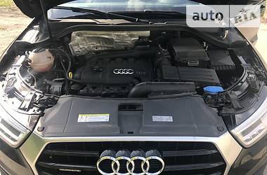 Позашляховик / Кросовер Audi Q3 2017 в 