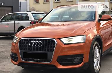 Позашляховик / Кросовер Audi Q3 2013 в 