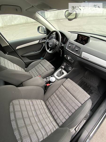 Позашляховик / Кросовер Audi Q3 2013 в Києві
