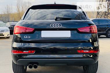 Позашляховик / Кросовер Audi Q3 2017 в 