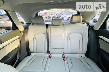 Позашляховик / Кросовер Audi Q3 2017 в 
