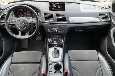 Позашляховик / Кросовер Audi Q3 2015 в 