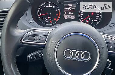 Позашляховик / Кросовер Audi Q3 2015 в 