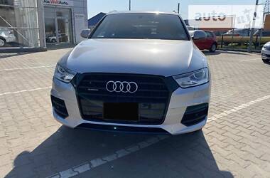 Позашляховик / Кросовер Audi Q3 2016 в 
