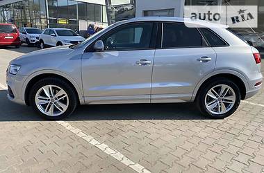 Позашляховик / Кросовер Audi Q3 2016 в 