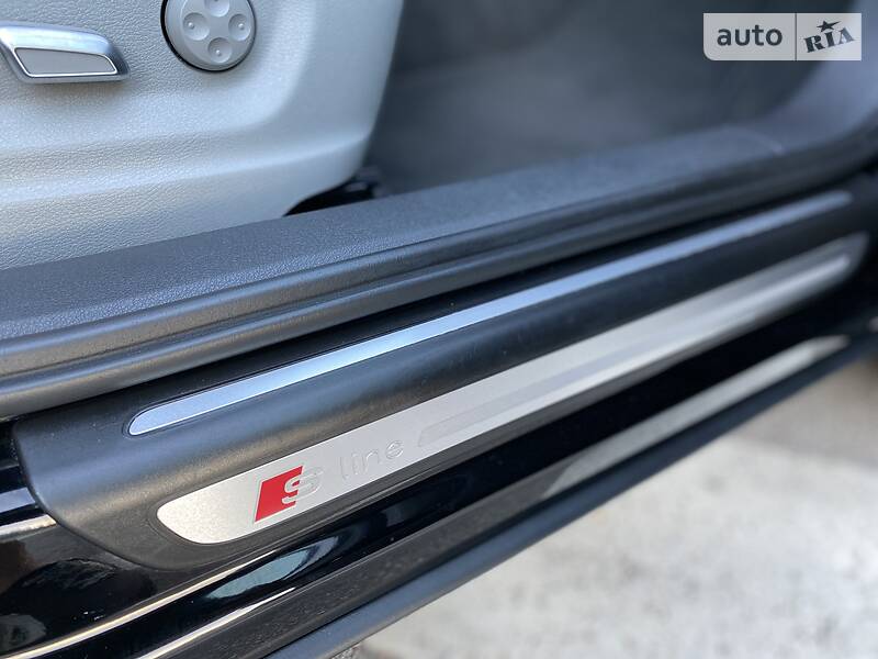 Позашляховик / Кросовер Audi Q3 2017 в Києві