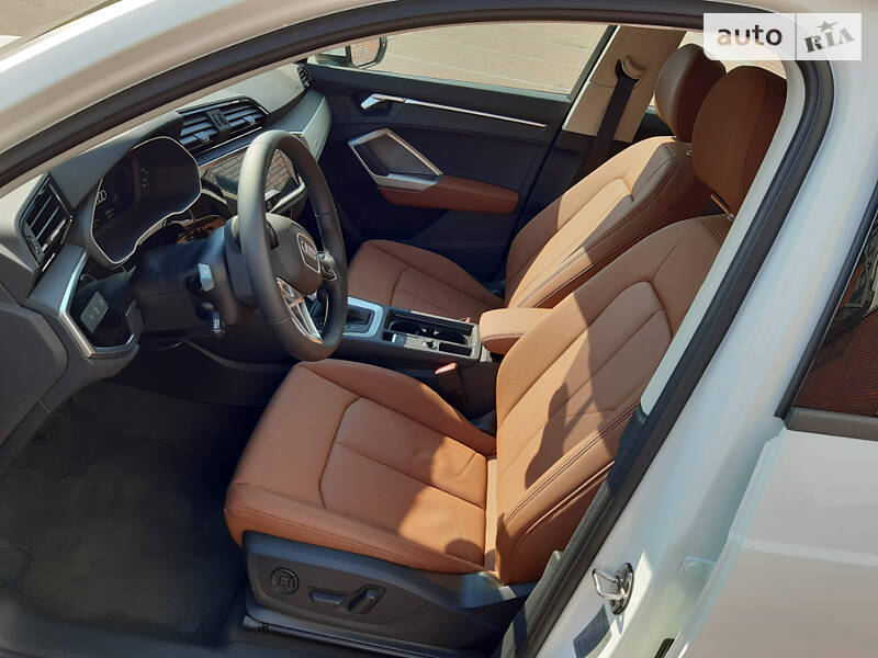 Внедорожник / Кроссовер Audi Q3 2020 в Хмельницком