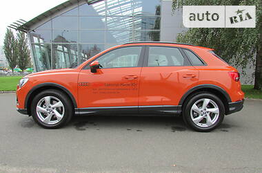 Внедорожник / Кроссовер Audi Q3 2020 в Киеве