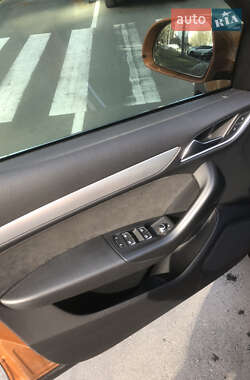 Внедорожник / Кроссовер Audi Q3 2011 в 