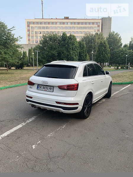 Внедорожник / Кроссовер Audi Q3 2015 в Ровно