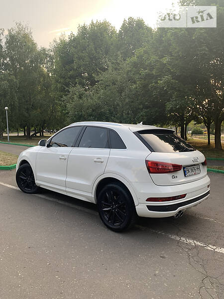 Внедорожник / Кроссовер Audi Q3 2015 в Ровно