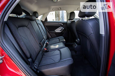 Внедорожник / Кроссовер Audi Q3 2020 в Киеве