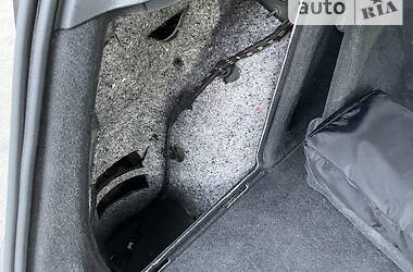 Позашляховик / Кросовер Audi Q3 2012 в 